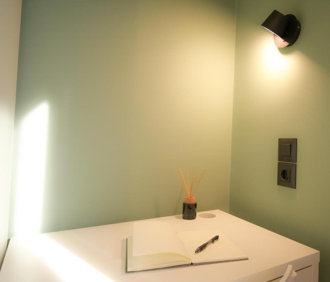 Onos - 2 Bedroom 2 Bathroom Penthouse With Terrace In Old Town Calamata Exterior foto