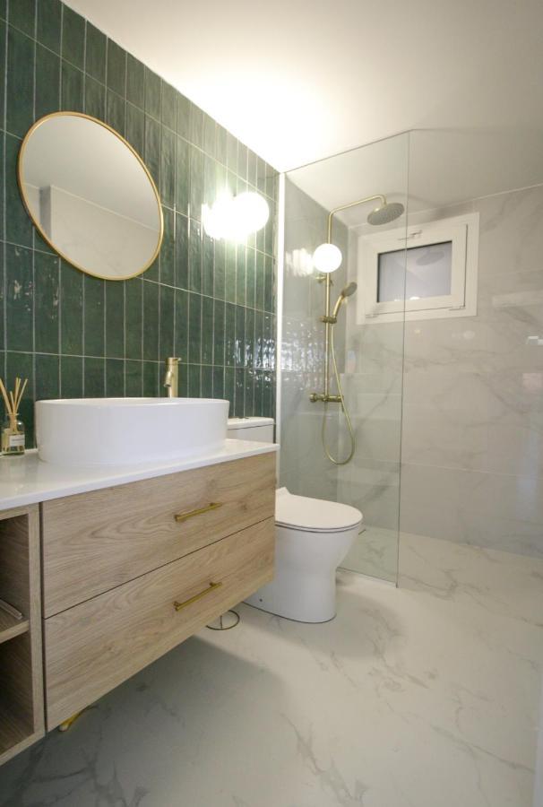 Onos - 2 Bedroom 2 Bathroom Penthouse With Terrace In Old Town Calamata Exterior foto