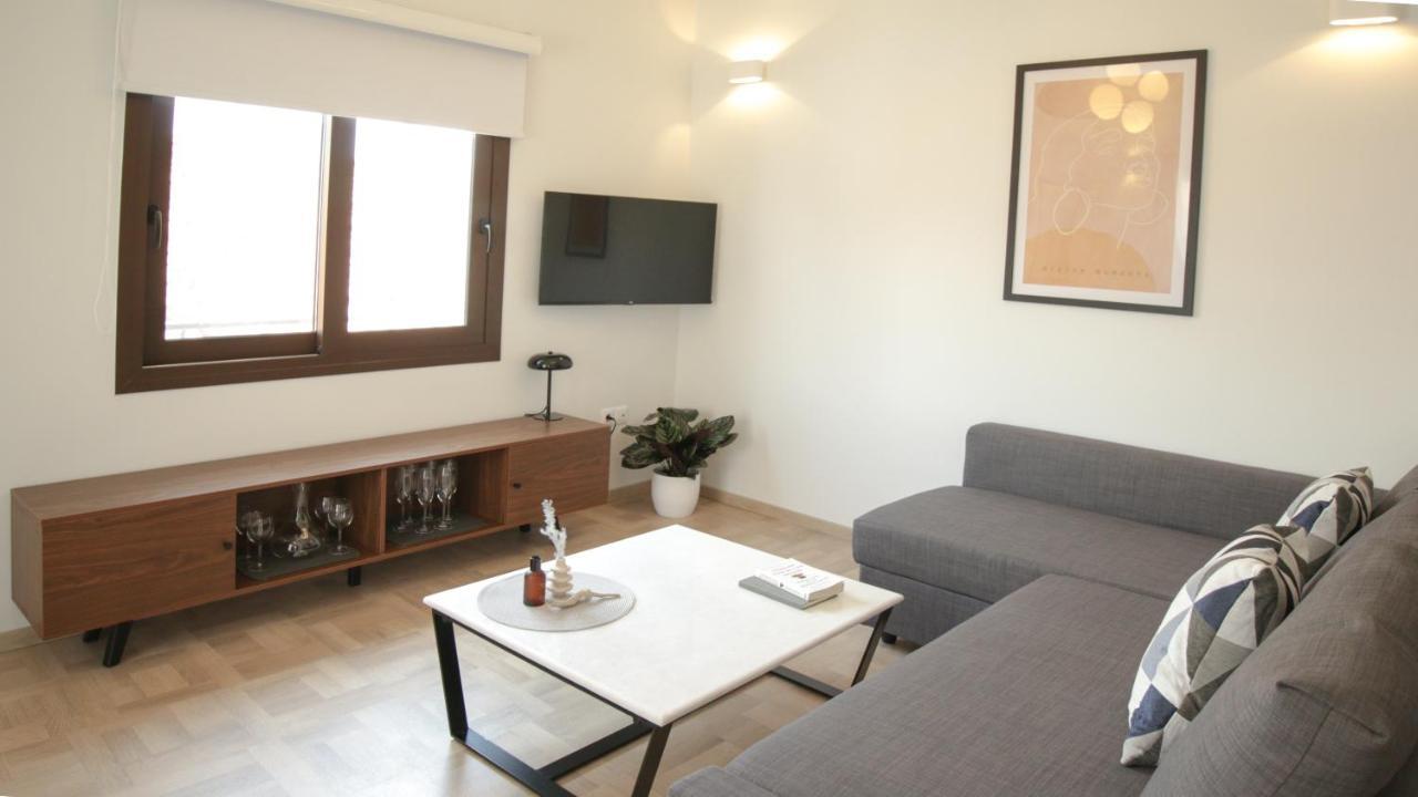 Onos - 2 Bedroom 2 Bathroom Penthouse With Terrace In Old Town Calamata Exterior foto